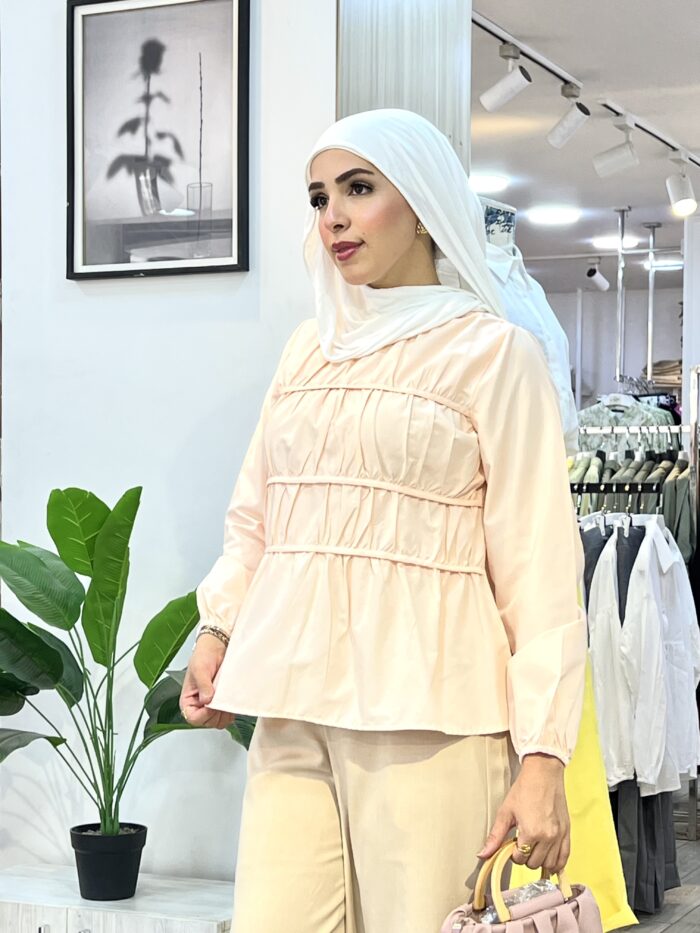 ⁦بلوزة قطن كسرات في الصدر⁩ - الصورة ⁦2⁩