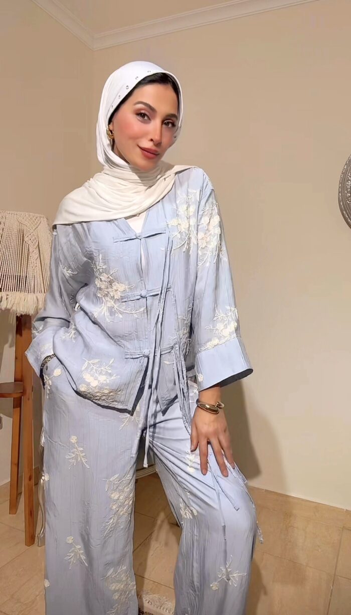 ⁦سوت مطرز (كارديجان + بنطلون مبطن)⁩ - الصورة ⁦2⁩